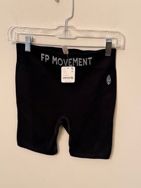 NWT Free People Movement Long Haul Biker Short In Black Size M/L